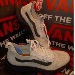 Vans Men's 4/Women's 5.5 UltraRange Vr3 Turtledove/Black White VN0A4BXBZJ9